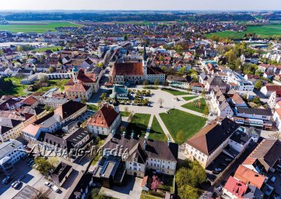 Alzhaus-Media Bildagentur im Chiemgau: Altöttinger Kapellplatz