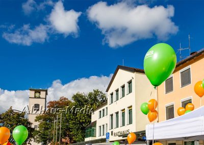 Alzhaus-Media Bildagentur im Chiemgau: Rathaus und Kirche in Traunreut